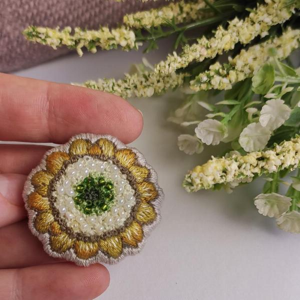 Sunflowers brooch [2]