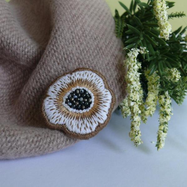 White brooch [2]